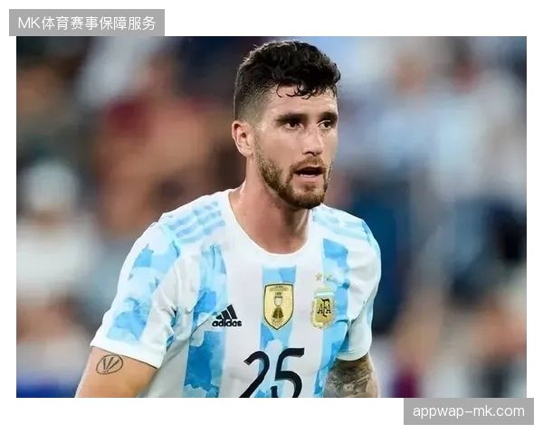 伯恩茅斯中卫塞内西凭借顶级的防守数据和进攻参与度，成为球队后防核心